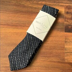Neck & Tie Hand Sewn Navy and White Men's Classic Necktie NWT